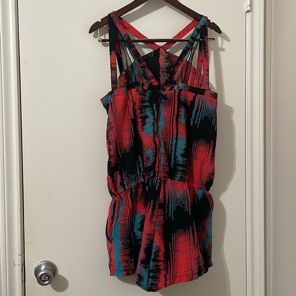 Fabletics Liza Romper Heat Wave Tie Dye Print size Large (10-12) - Picture 3 of 12